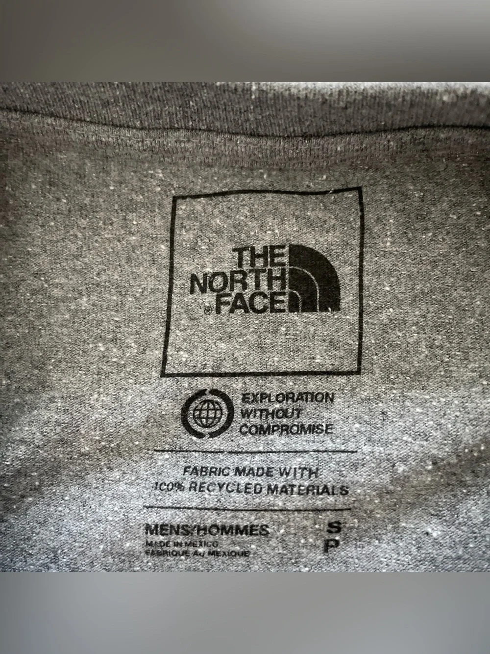 The North Face Logo Play Graphic Men's Crew Neck Long Sleeve T-Shirt Size Small